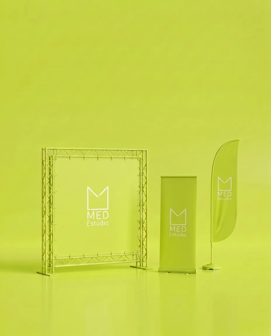 Box truss, roll-up e wind banner verde-limão com logo da Med Estúdio