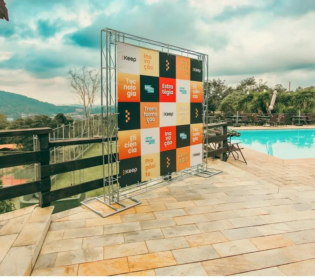 Backdrop em box truss para Keep e SAP